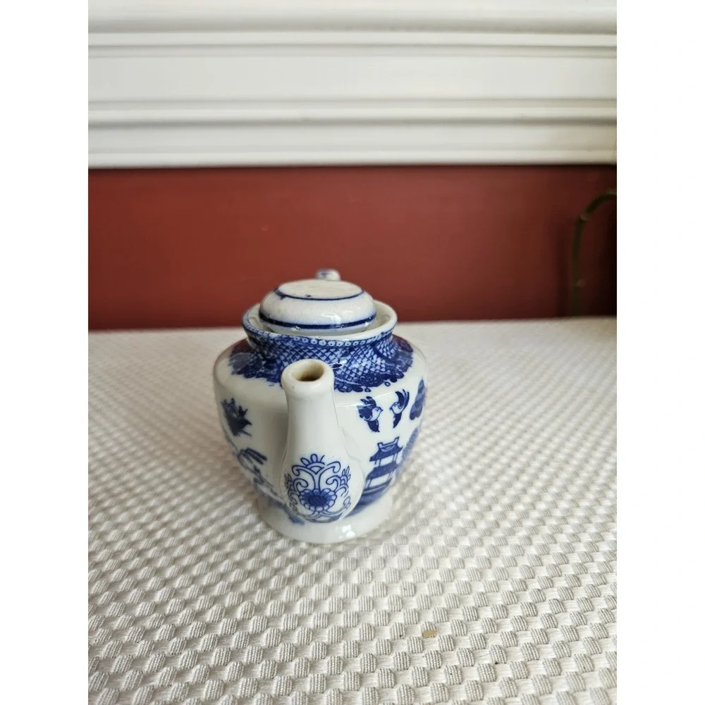 Vintage Blue Willow Miniature Toy Teapot Occupied Japan Child Tea Set Piece